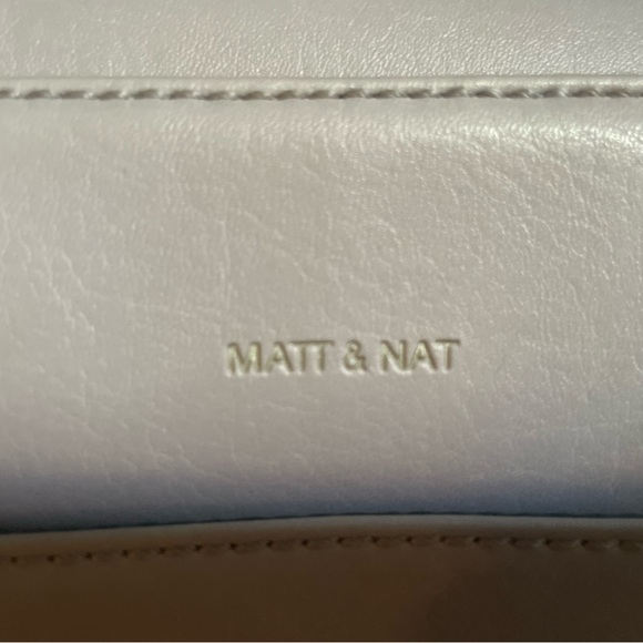 Matt & Nat vegan leather crossbody purse (light purple) - Picture 3 of 4